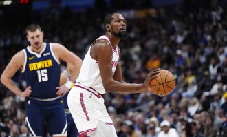 掘金火箭二番战戏剧性拉满 约基奇拼到6犯力保胜利