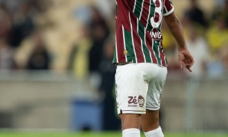 巴西球星如何引领法甲的桑巴风潮？揭秘史上最佳阵容