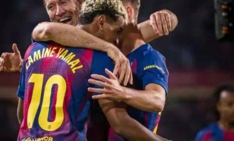 西甲第7轮凭借着孔德和莱万的进球 巴萨2-1逆转击败皇家社会