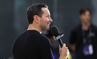 湖人将帅回应詹姆斯广告事件 雷迪克:你们都是傻子？