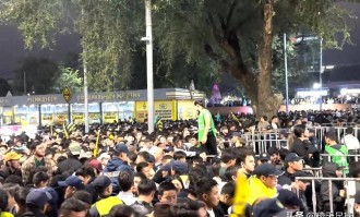 阿拉木图对阵皇马比赛现场陷入混乱赛事组织比比赛结果更糟糕