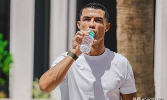 欧洲足坛炸锅夜：C罗续约引发沙特，枪手疯狂扫货，米兰城变天