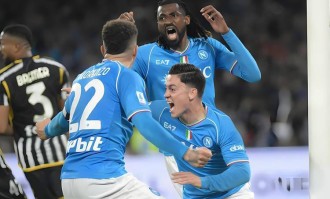 欧冠淘汰赛对抗升级，战术比拼进入开云高难度阶段