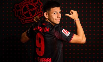 官方：勒沃库森租借曼城未来之星1年 他将身披药厂9号