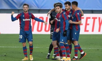 西甲中下游对决：阿拉维斯主场保级死拼，莱万特客场抢分稳中游