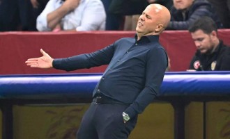 利物浦欧冠0-1客负加拉塔萨雷，斯洛特乱点鸳鸯谱坑惨两将，各项赛事遭遇两连败