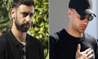 曼联瞄准免签中锋延迟两名球员归队，错失欧冠席位初现弊端